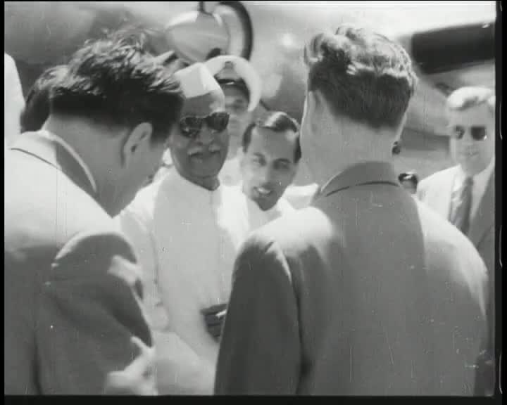 Уважаемый гость. Книгу в массы. Золотые коконы. В гостях у братьев. Памятник Богдану Хмельницкому. Старенная учительница. Интересный встречи.